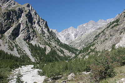 Valley leading to Refuge des Bans from Entre des Aygues