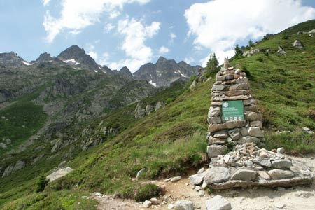 Border cairn of Reserve Naturelle des Auguilles Rouges