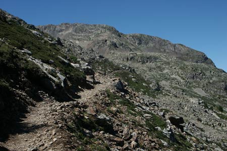 Path to the Refuge Evariste Chancel from cablecar