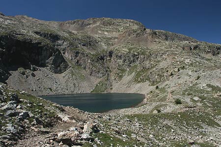 Lac du Puy Vachier below Refuge Evariste Chancel
