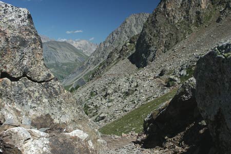 Rugged terrain on the path to the Refuge Evariste Chancel