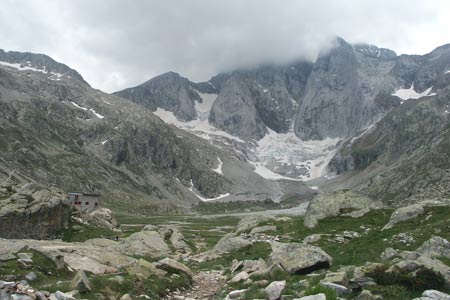 Vignemale seen from near Refuge des Oulettes de Gaube