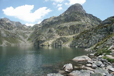 Lac Nere is surrounded by mountains