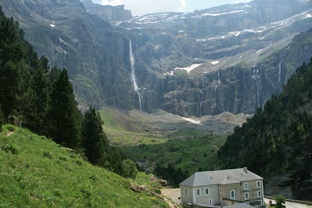 Cirque de Gavarnie from above the Hôtellerie du Cirque