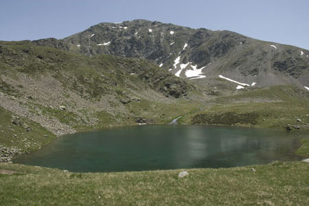 Lac Petit with Mont Pépoiri behind