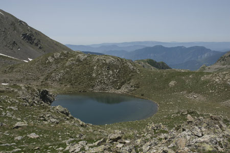 View across Lac Rond below the Col du Barn