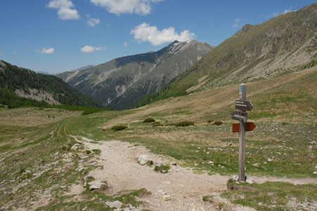 Descent path from Plan de Prals to la Madone de Fenestre