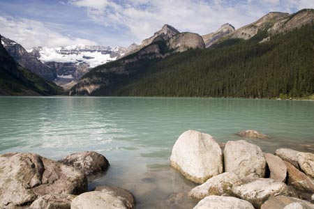 Photo from the walk - Lake Agnes Tea House from Lake Louise