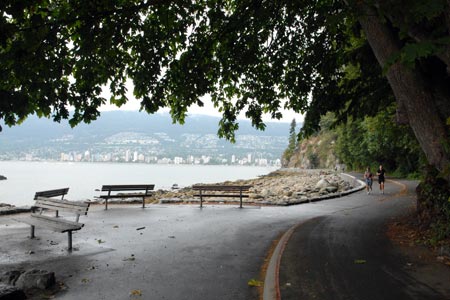 Walkway between Siwash Rock & Prospect Point
