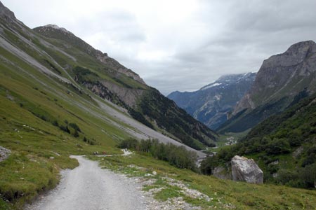 View to Pralognan from path to refuge du Roc de la Pêche