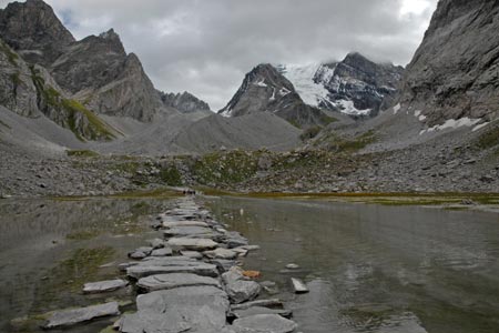 Stepping stones across the Lac des Vaches