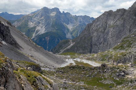 Looking down to the Lac des Vaches and beyond