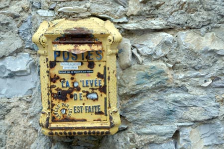 A rather dilapidated post box in la Croix near Pralognan