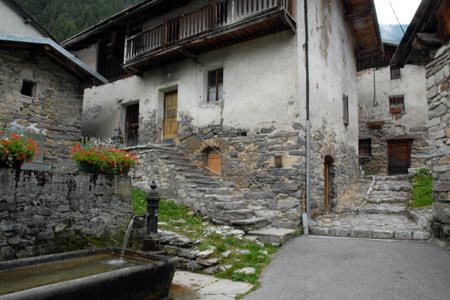 la Croix remains relatively unspoilt by modernisation