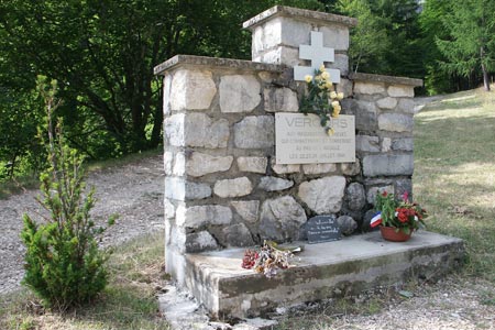 Memorial at Les Forchaux near Richardiere