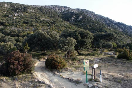 Signed start of path to summit of El Torreon, Grazalmena