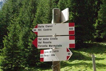 Dierction signs in the Dolomites are clear