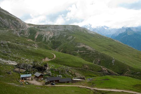 The descent to Malga del Sasso Platto