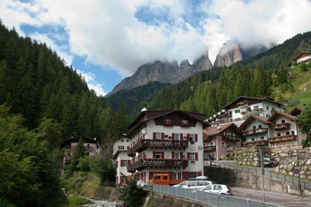 Campitello looking back up the Val Duron