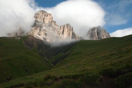 Sassolungo from path 557 near Rifugio Friedrich August