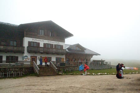 Low cloud at Rifugio Sasso Piatto
