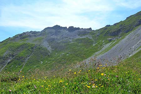 View on path 94 to Point 2227 below Mutterjoch