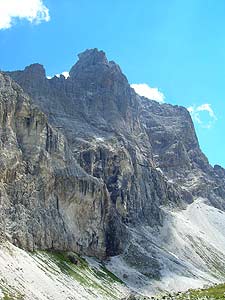The cliffs of Goldkappl from the Italian Tribulaun hut