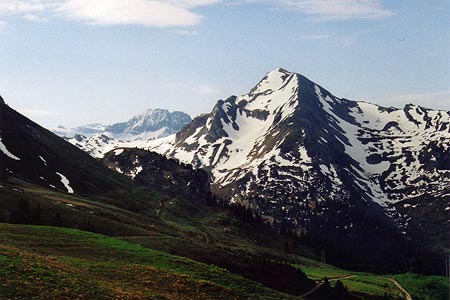 From Grande Route 5 at La Lambe