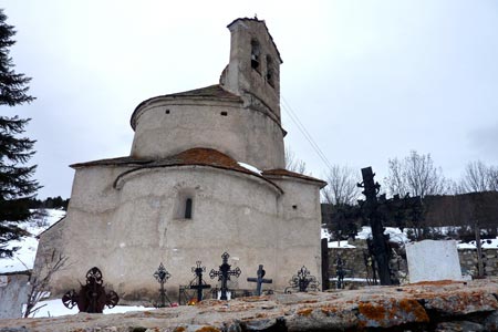Three-lobed round church at Planes