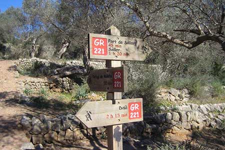 GR 221 near Soller
